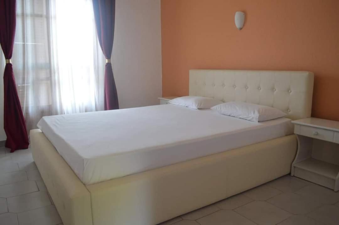Delfino Hotel Mola Kaliva Exterior foto